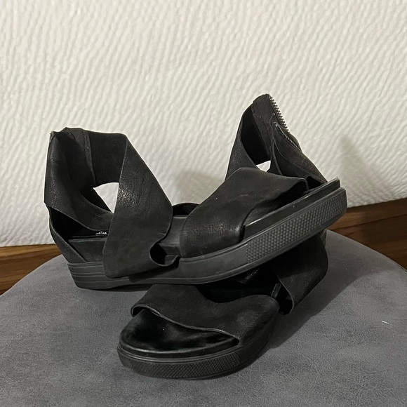 Eileen fisher, suede sandals,size 7 1/2 black, nice! SALE!! EUC - Picture 6 of 7